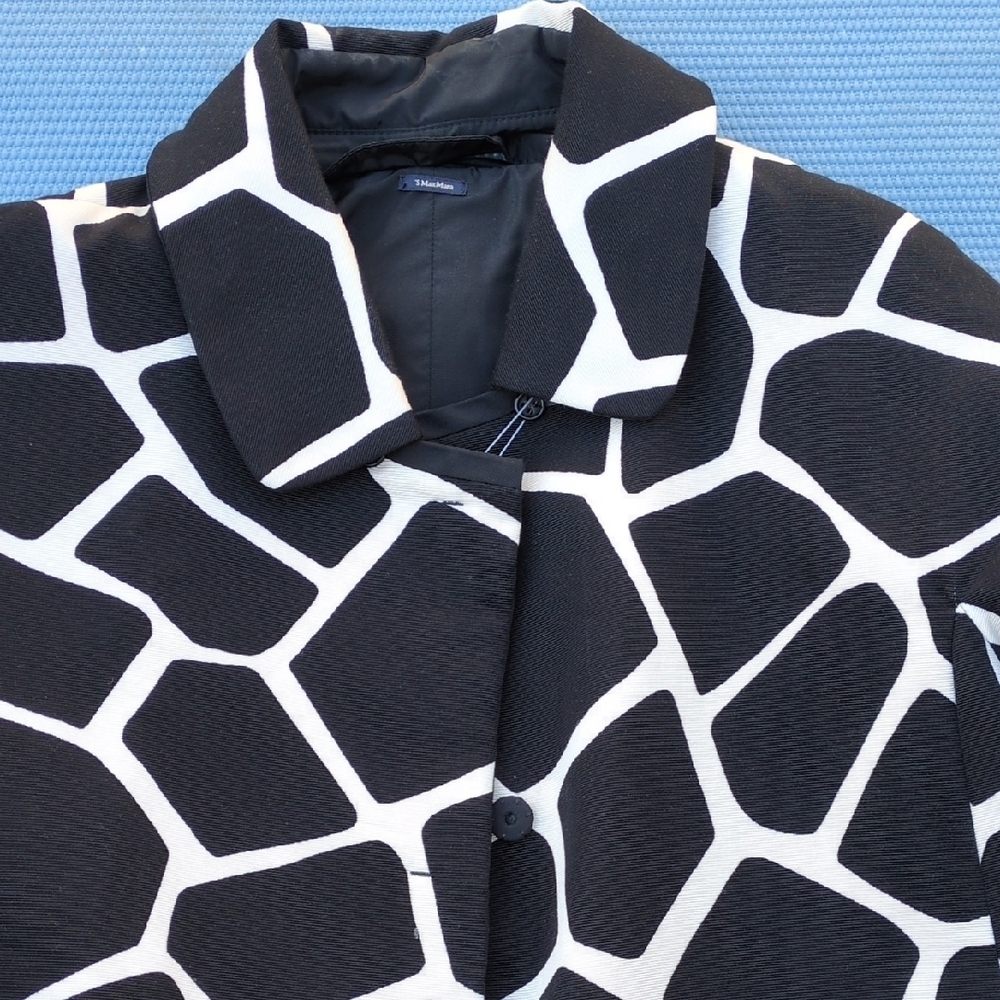 MaxMara Black and White Patterned Trench Coat - Picture 2 of 13
